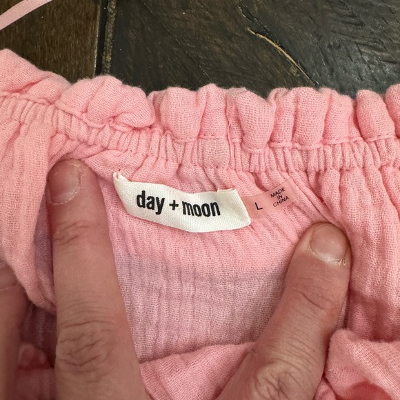 Pink Strapless Ruffle romper - Picture 4 of 4